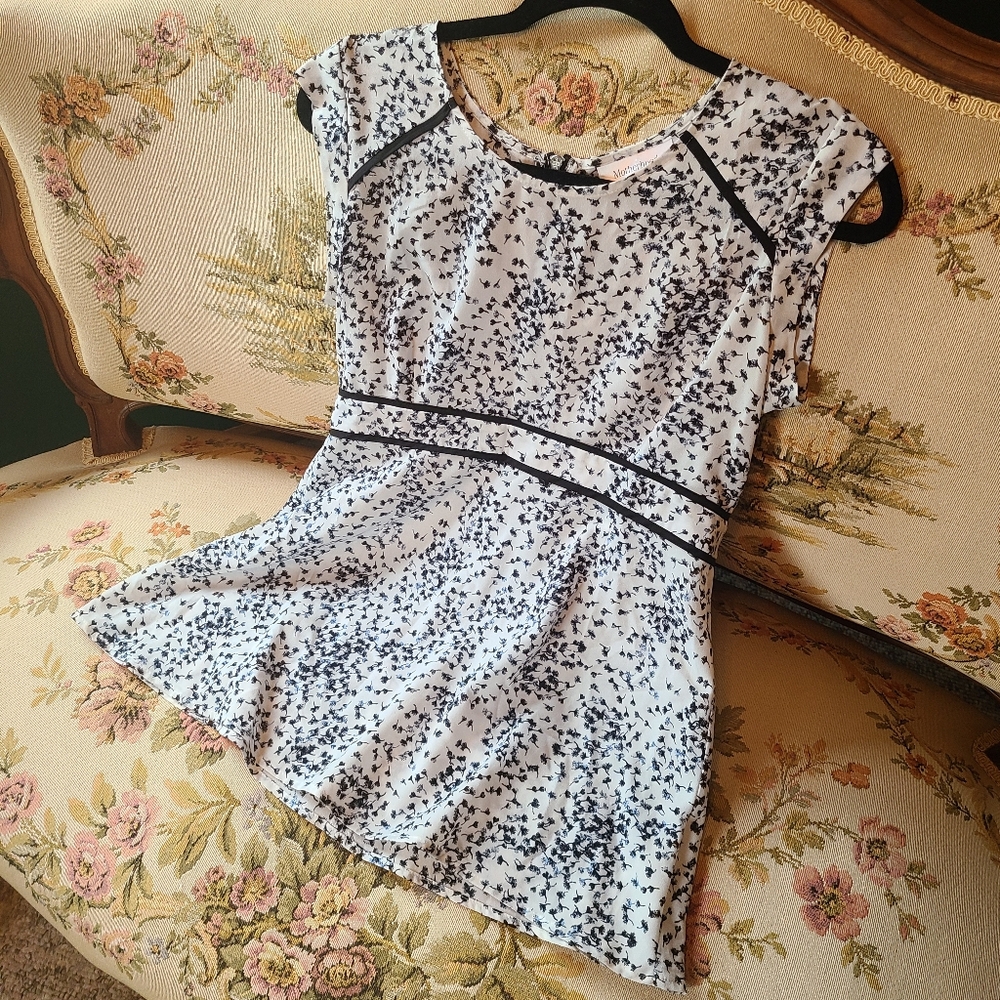 Motherhood Maternity Dandelion Floral Top